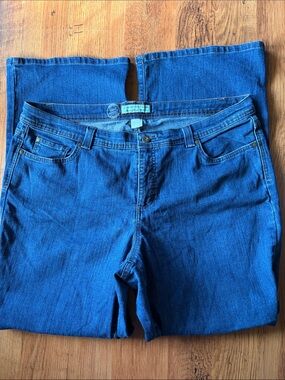 Charter Club curvy Bootcut Jeans sz 18R Blue